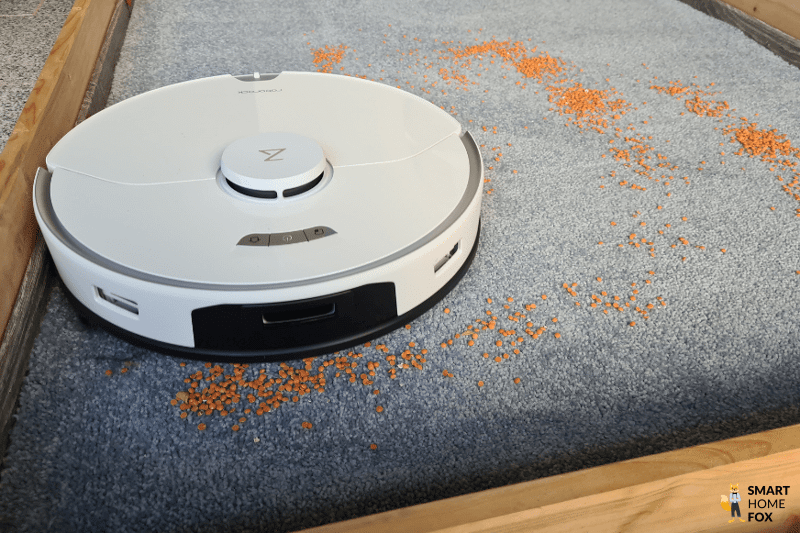 Робот-пылесос Roborock S7 Pro Ultra пылесосит чечевицу на ковре с высоким ворсом